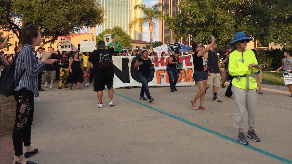 About 500 march to Tucson City Hall in support of 'dreamers'
